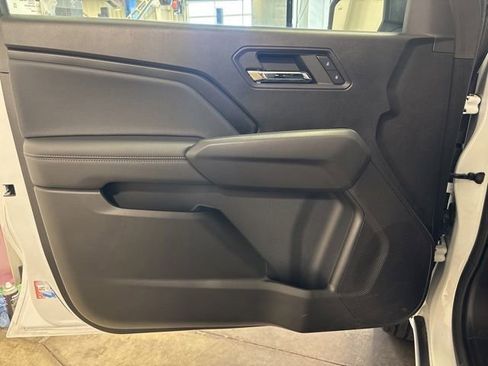 Used 2024 Chevrolet Colorado LT w/ LT Convenience Package III RWD image 10