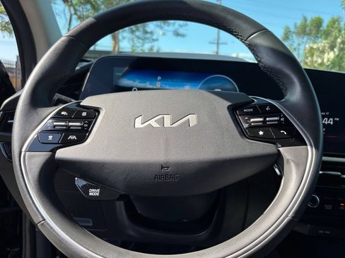Used 2024 Kia Niro Wind FWD image 35