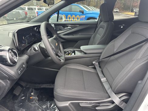 New 2026 Chevrolet Blazer EV LT image 9