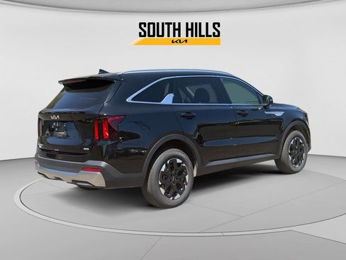 Certified 2025 Kia Sorento S AWD/4WD image 5