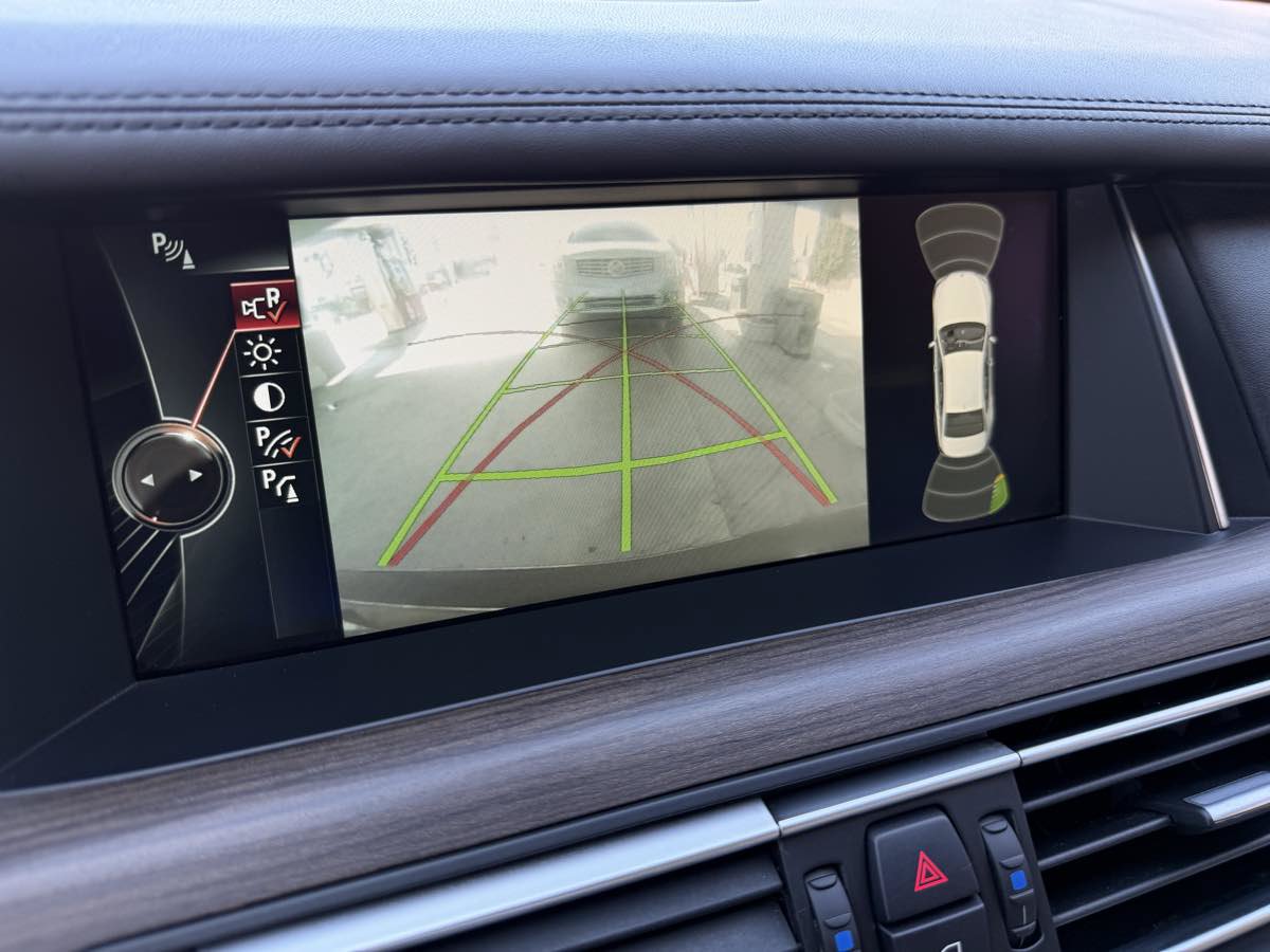 Used 2014 BMW 750Li RWD image 27