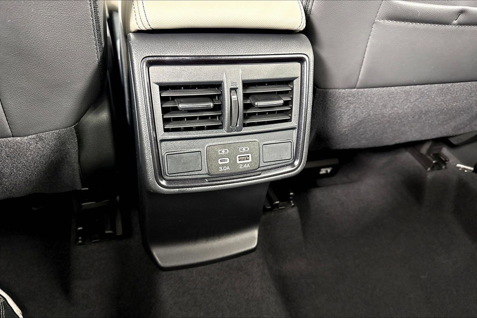 Used 2025 Subaru Forester Limited AWD/4WD image 14