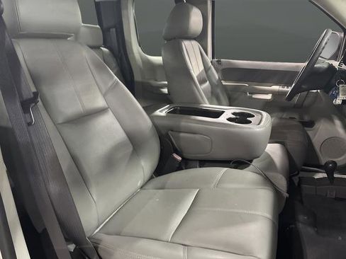 Used 2010 Chevrolet Silverado 2500 W/T image 26