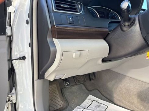 Used 2017 Toyota Camry LE FWD image 18