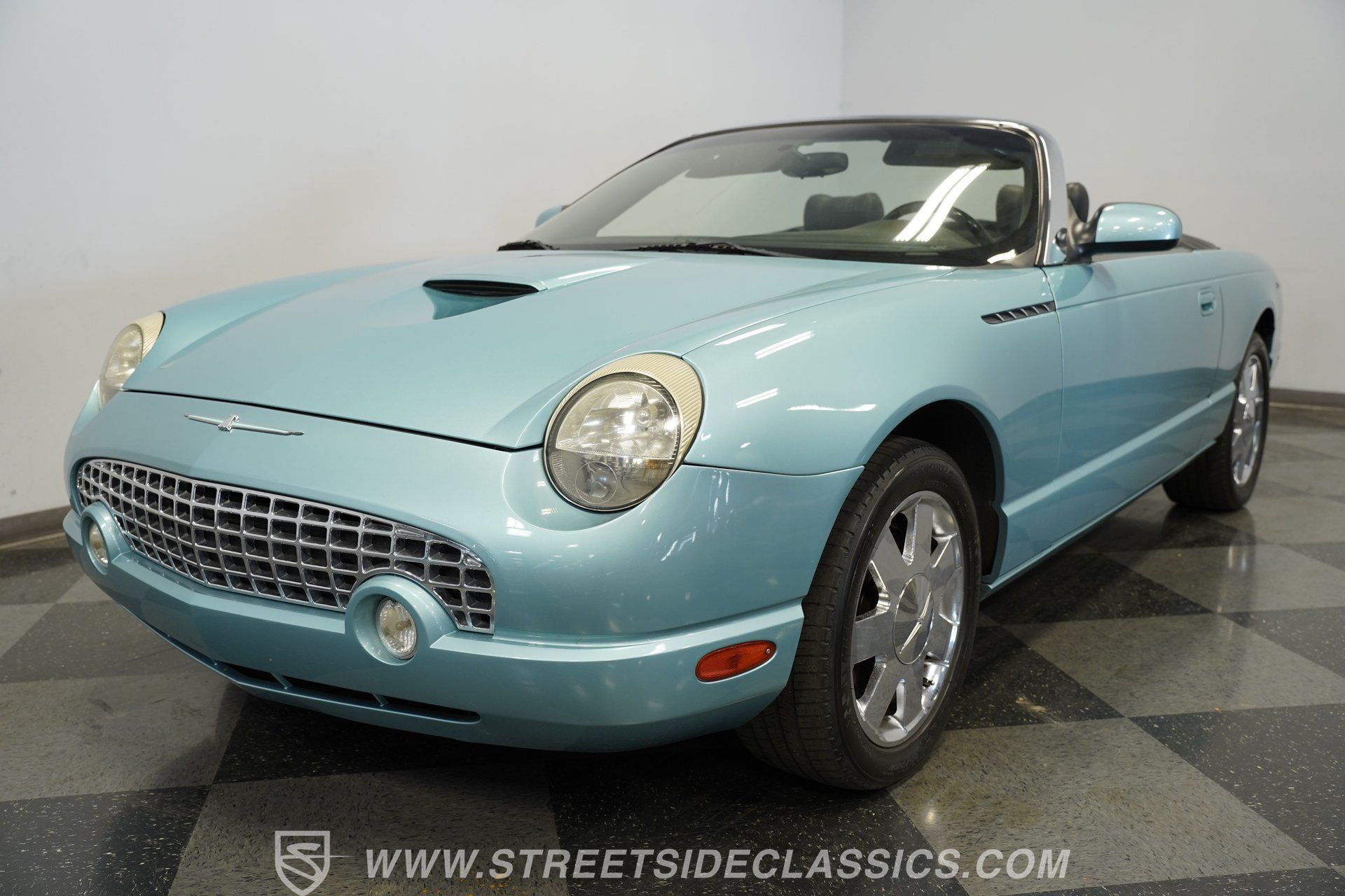 Used 2002 Ford Thunderbird RWD image 19