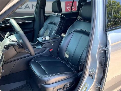 Used 2024 Jeep Grand Cherokee L Limited w/ Black Appearance Package AWD/4WD image 21