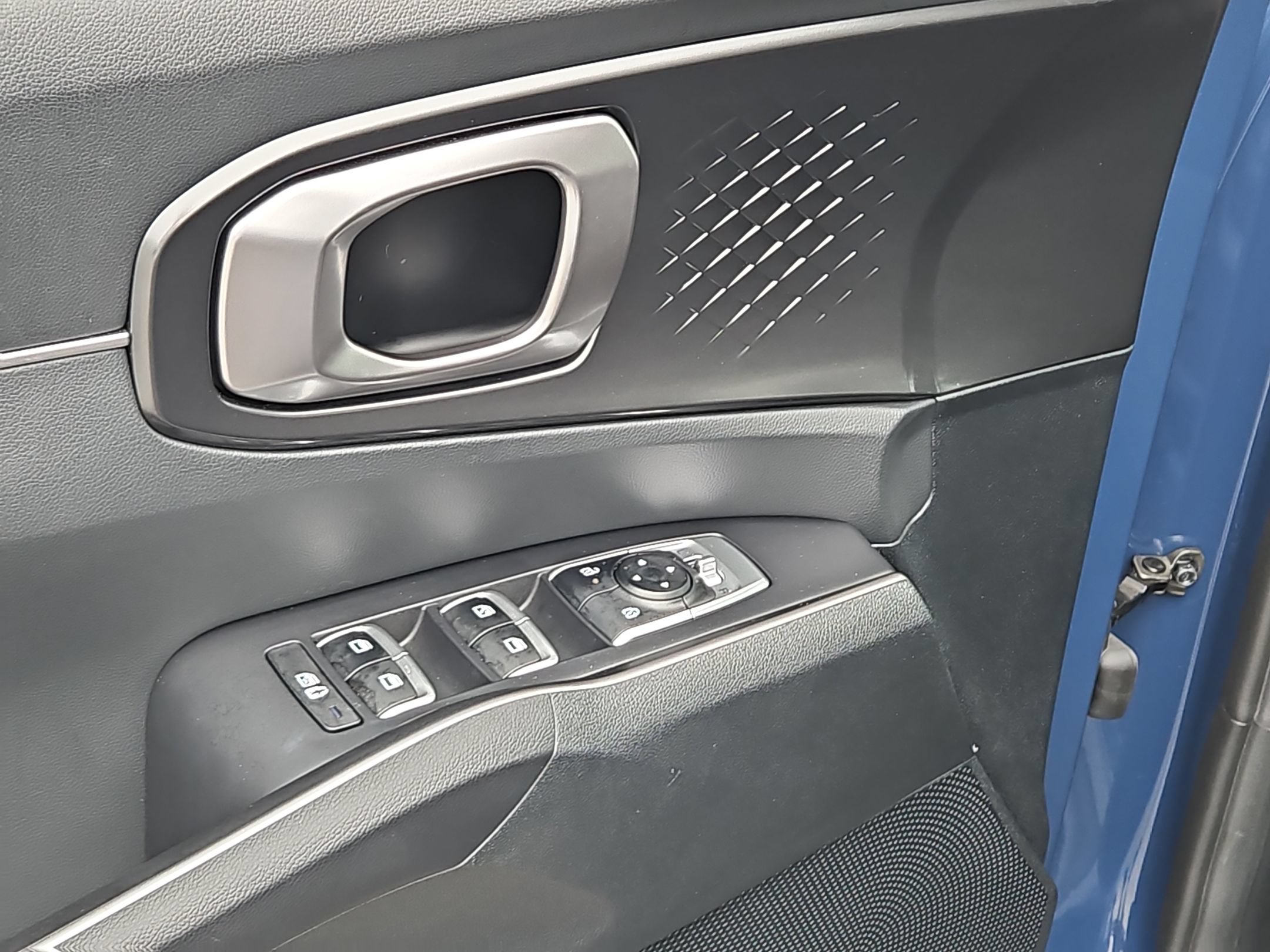 Used 2025 Kia Sorento S w/ Panoramic Sunroof Package FWD image 21