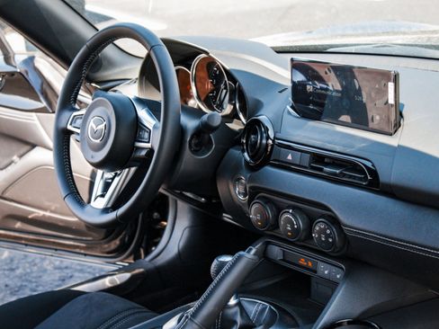 New 2026 MAZDA MX-5 Miata Club w/ Interior Package RWD image 28