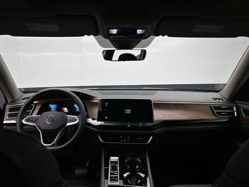 New 2026 Volkswagen Atlas SE image 10