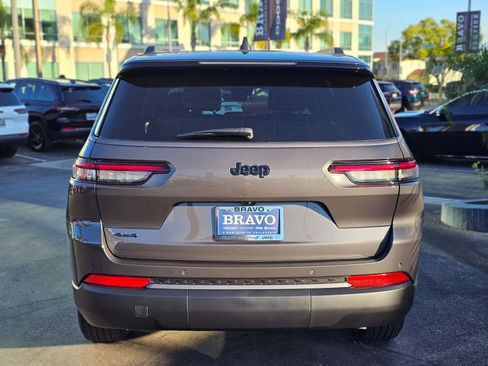 New 2026 Jeep Grand Cherokee L 4WD image 6