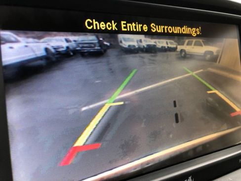 Used 2017 Dodge Grand Caravan SXT image 31