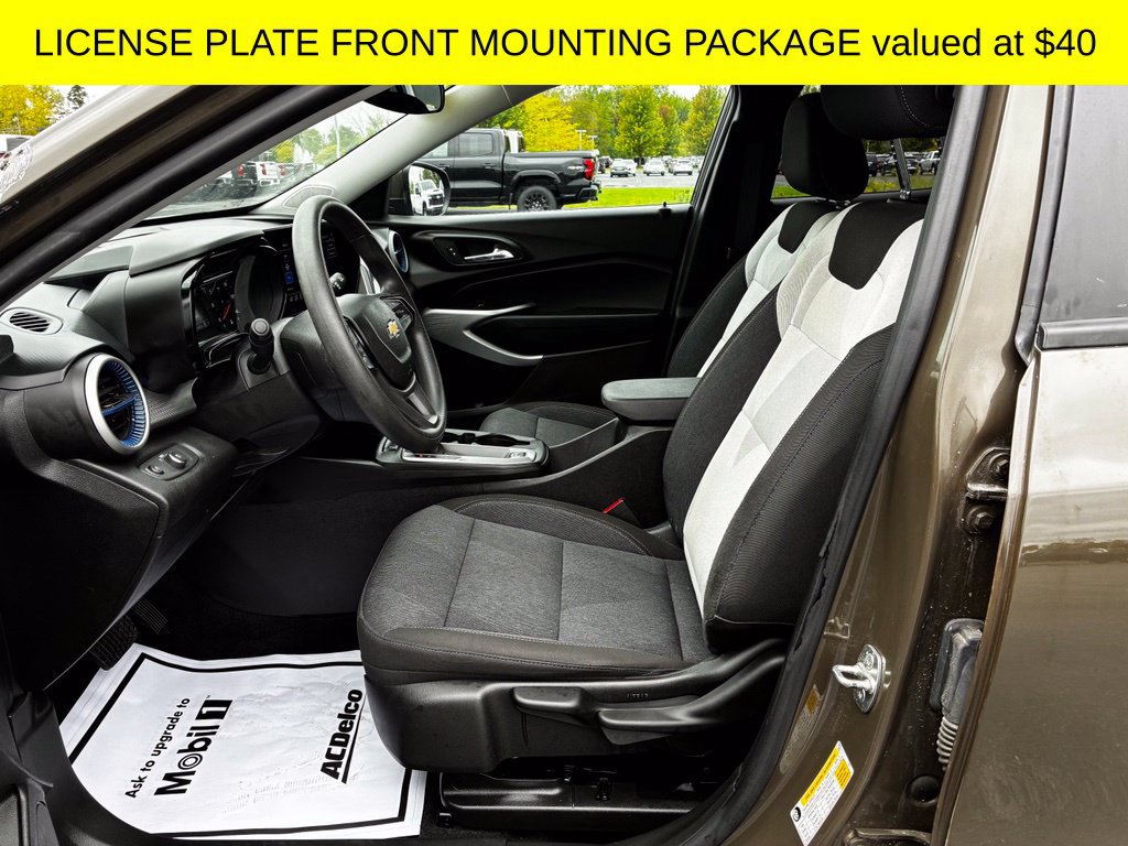 Used 2024 Chevrolet Trax LS w/ LS Convenience Package FWD image 5