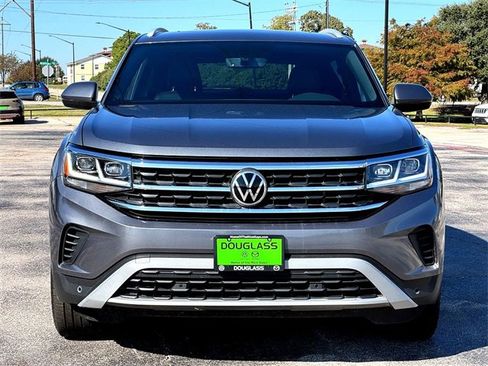 Used 2022 Volkswagen Atlas Cross Sport SE image 3