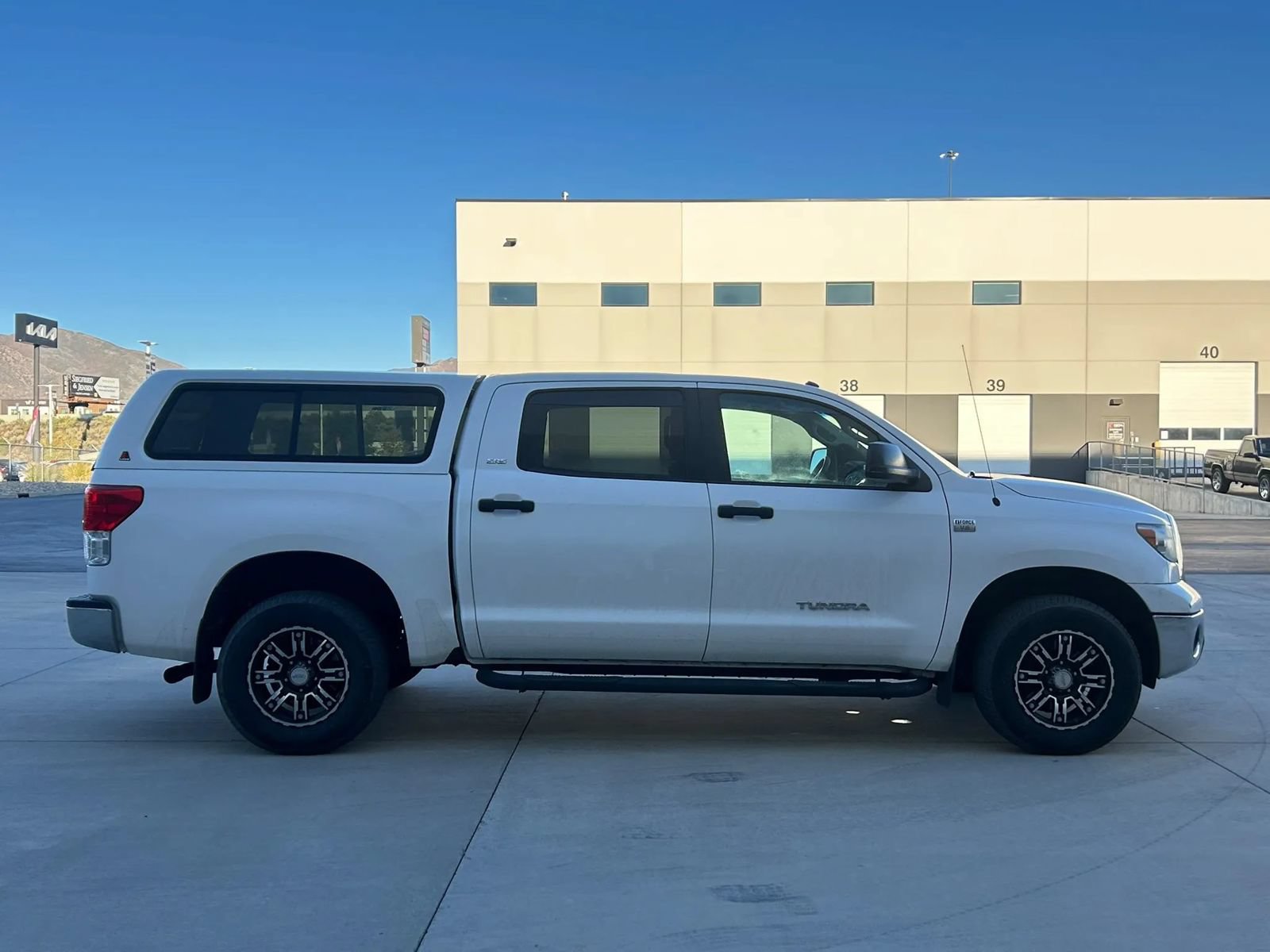 Used 2010 Toyota Tundra 4x4 CrewMax w/ SR5 Pkg image 6