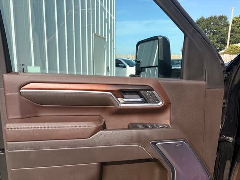 Used 2025 GMC Sierra 3500 Denali w/ Denali Reserve Package AWD/4WD image 10