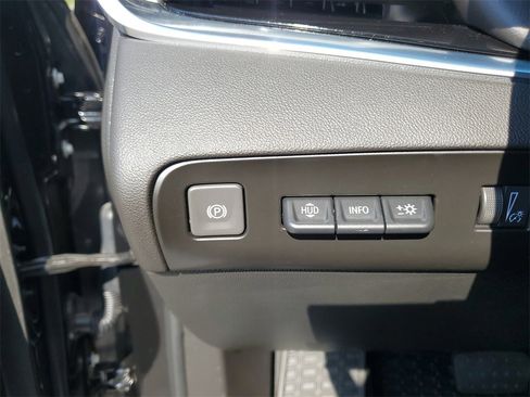 Certified 2023 Buick Enclave Avenir image 24