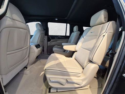 Used 2023 Cadillac Escalade ESV Premium Luxury w/ Performance Package AWD/4WD image 21