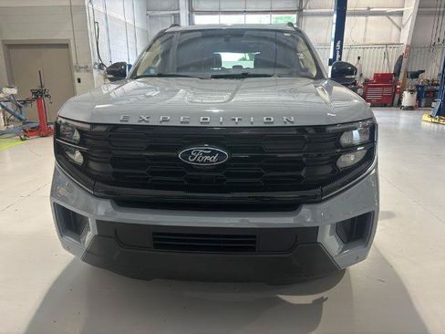 Certified 2025 Ford Expedition Max Active AWD/4WD image 2