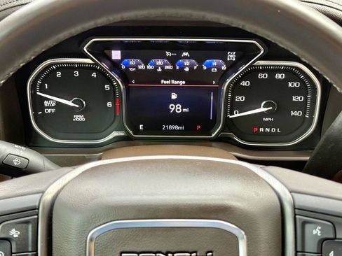 Used 2019 GMC Sierra 1500 Denali w/ Denali Ultimate Package AWD/4WD image 11