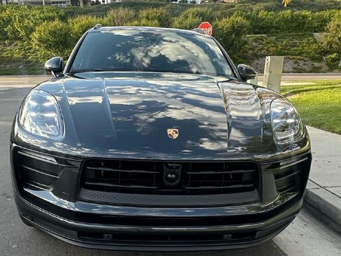 Used 2024 Porsche Macan Base image 6