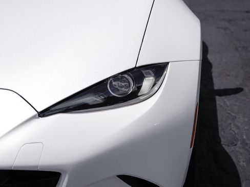New 2026 MAZDA MX-5 Miata Club w/ Appearance Package RWD image 4