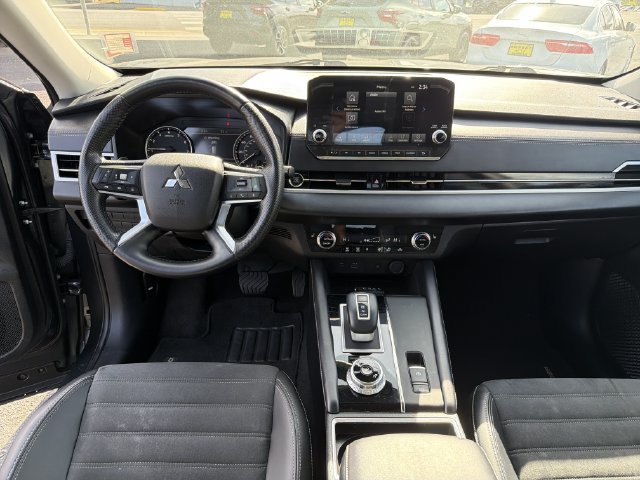 Used 2024 Mitsubishi Outlander SE FWD image 12