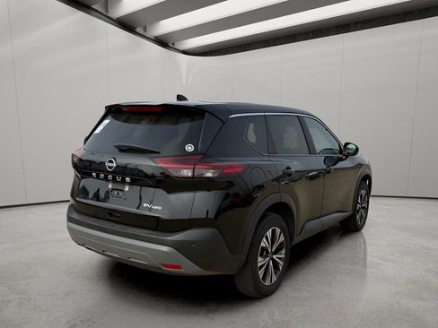 Used 2023 Nissan Rogue SV image 6