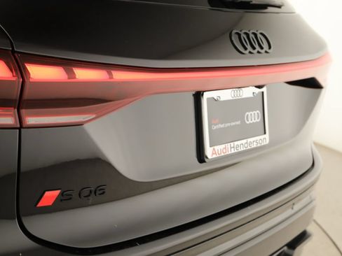 Certified 2025 Audi SQ6 e-tron Premium Plus w/ Premium Plus AWD/4WD image 31