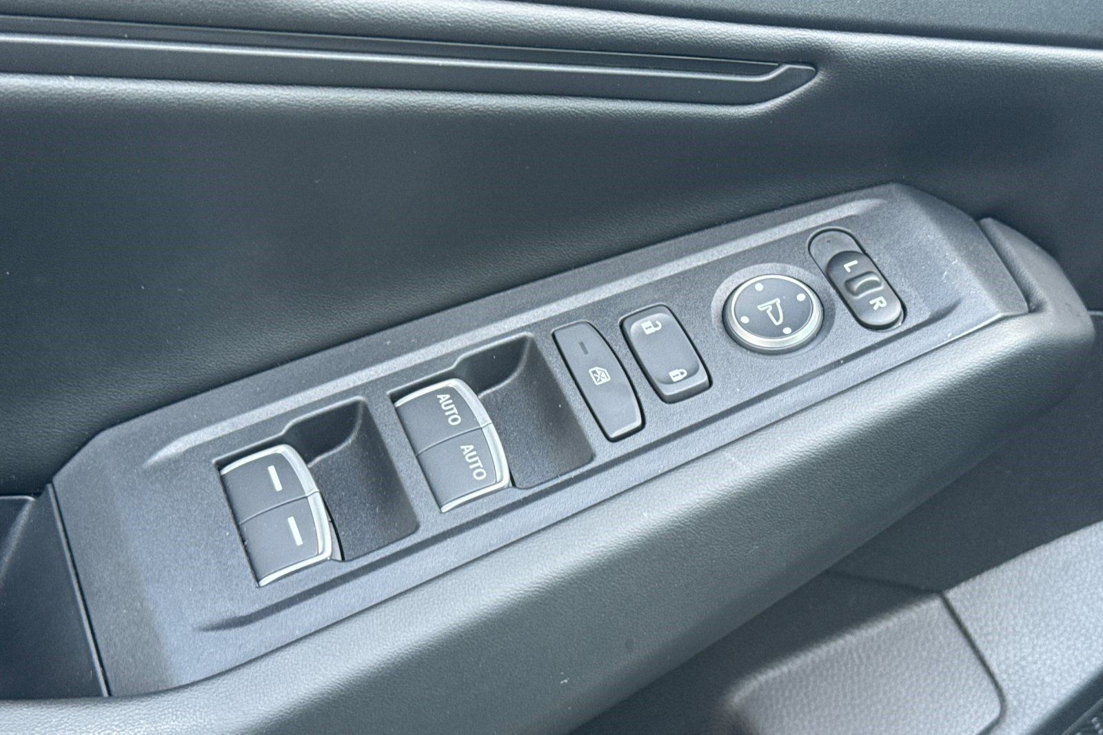 Used 2025 Honda Accord SE image 14