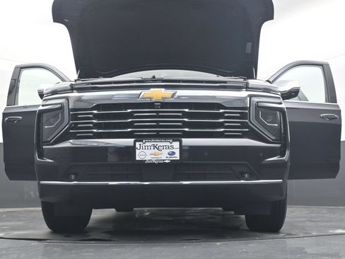 Used 2025 Chevrolet Tahoe Premier AWD/4WD image 38