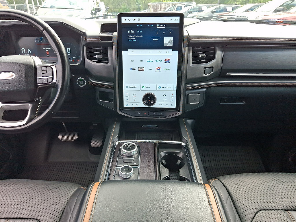 Used 2022 Ford Expedition Platinum AWD/4WD image 16