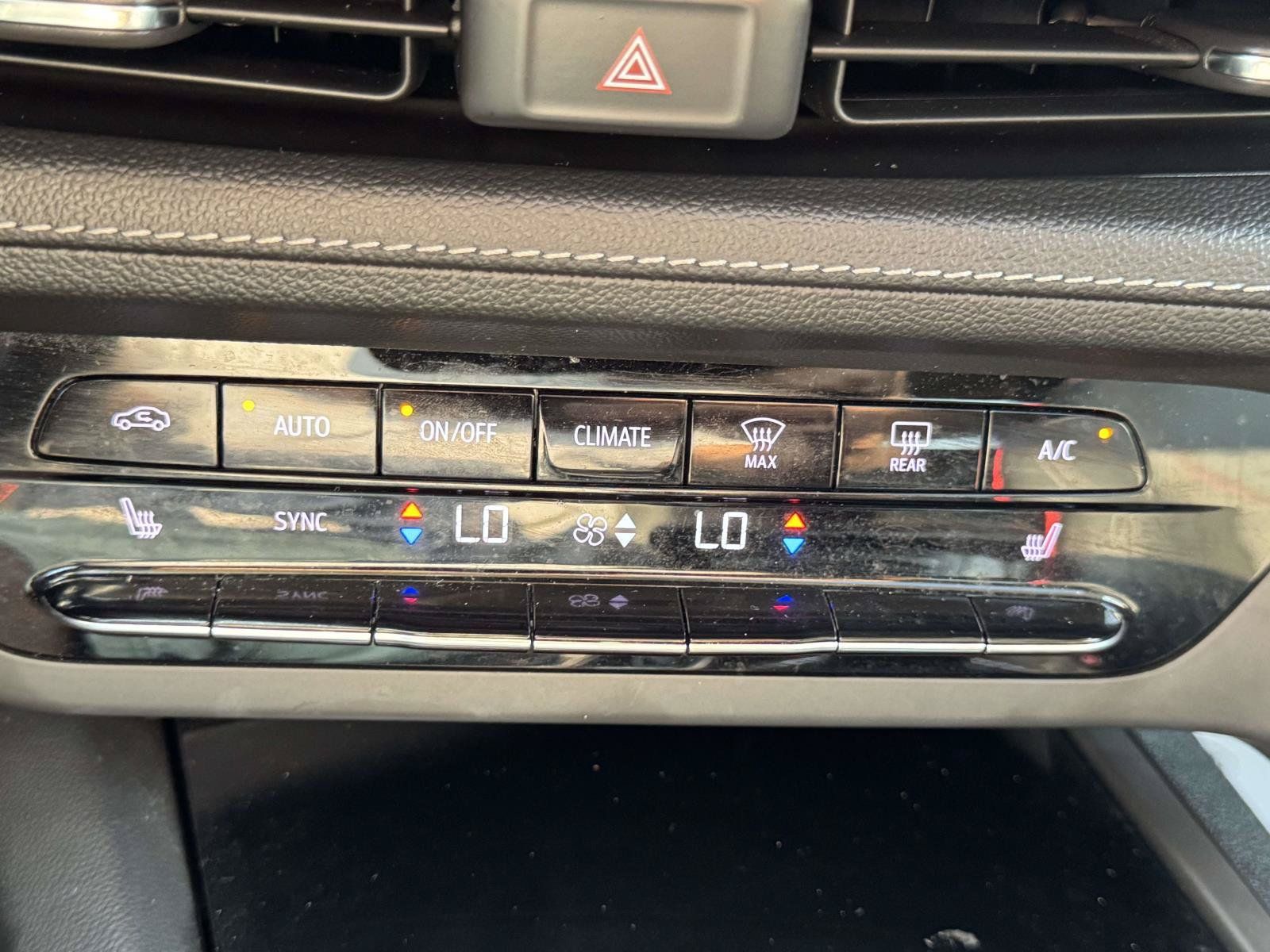 Used 2023 Buick Envision Essence w/ Sport Touring Package AWD/4WD image 30