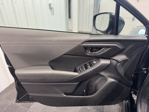 Used 2024 Subaru Crosstrek 2.5i Limited w/ Crosstrek Mirror Package AWD/4WD image 8