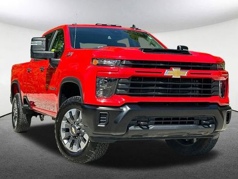 Used 2024 Chevrolet Silverado 2500 Custom w/ Custom Convenience Package AWD/4WD image 2