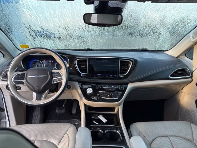 Used 2021 Chrysler Pacifica Limited AWD/4WD image 6