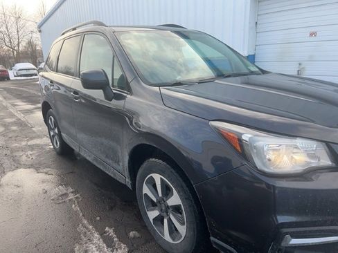 Used 2018 Subaru Forester 2.5i Premium w/ All-Weather Package image 4