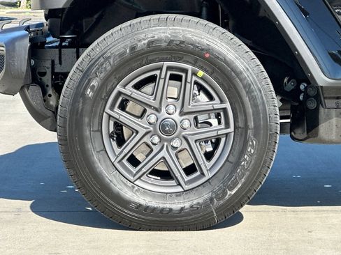 New 2026 Jeep Gladiator Sport AWD/4WD image 25