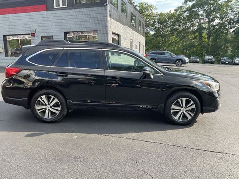 Used 2018 Subaru Outback 2.5i Limited AWD/4WD image 6