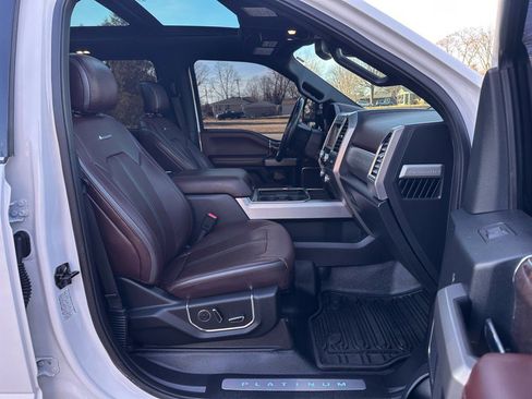 Used 2017 Ford F350 Platinum w/ Platinum Ultimate Package image 18