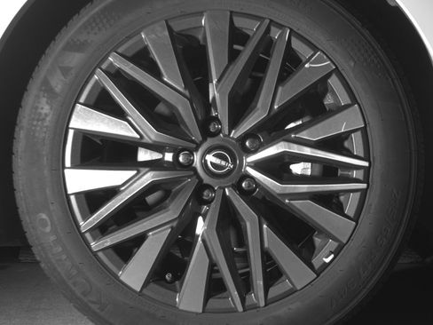 Used 2025 Nissan Altima 2.5 SV FWD image 13