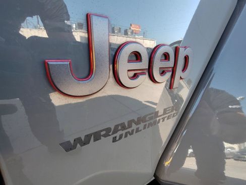 Used 2020 Jeep Wrangler Unlimited Rubicon AWD/4WD image 12