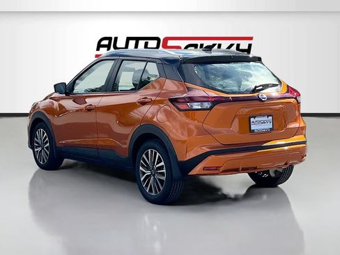 Used 2022 Nissan Kicks SV FWD image 5