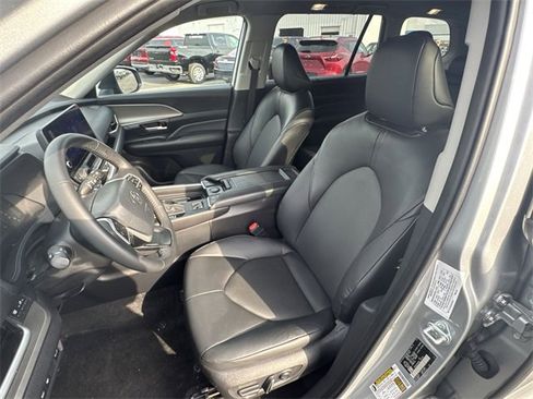 Used 2024 Toyota Grand Highlander Limited image 20