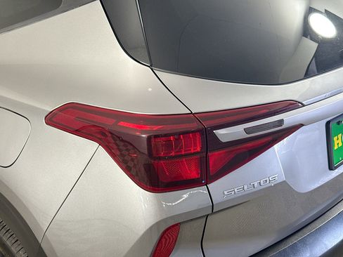 Used 2022 Kia Seltos LX image 35