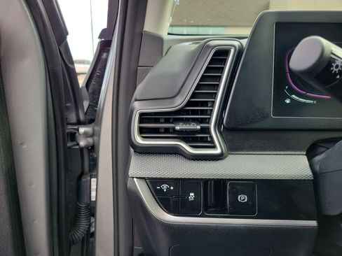 Used 2024 Kia Sportage LX image 21