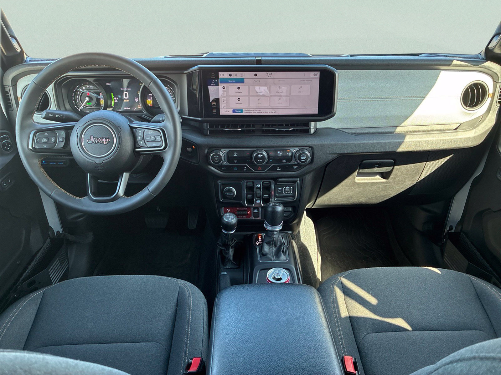 Certified 2024 Jeep Wrangler Unlimited AWD/4WD image 13