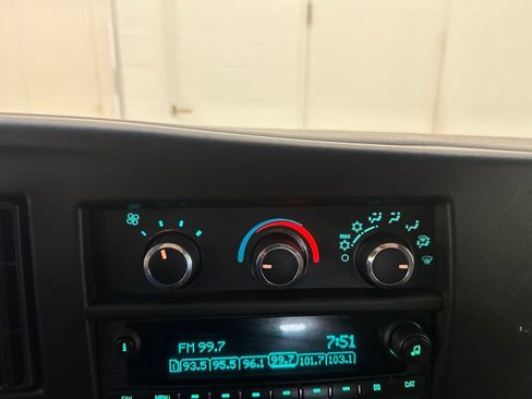 Used 2019 GMC Savana 2500 Extended RWD image 17