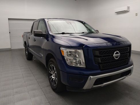 Used 2022 Nissan Titan SV image 13