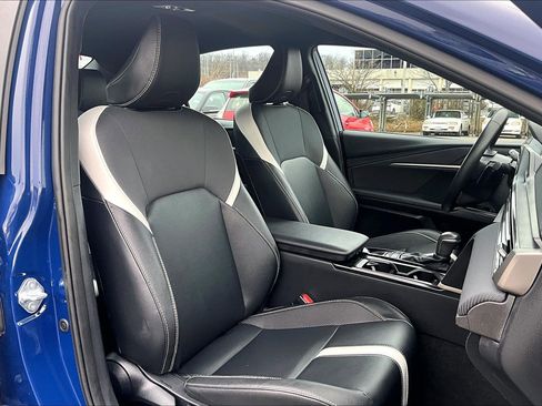 Used 2025 Toyota Camry SE image 7