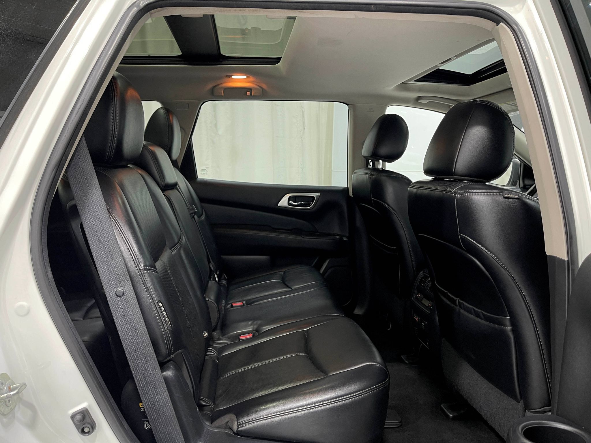 Used 2019 Nissan Pathfinder Platinum w/ Cargo Package AWD/4WD image 33